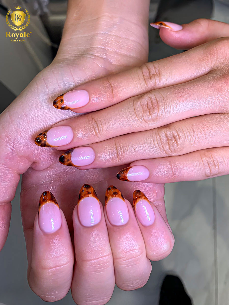 ROYALE' NAILS SPA - CUMMING